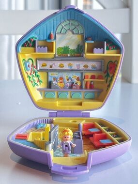 Polly pocket vintage 1992 burger fast food restaurant compact